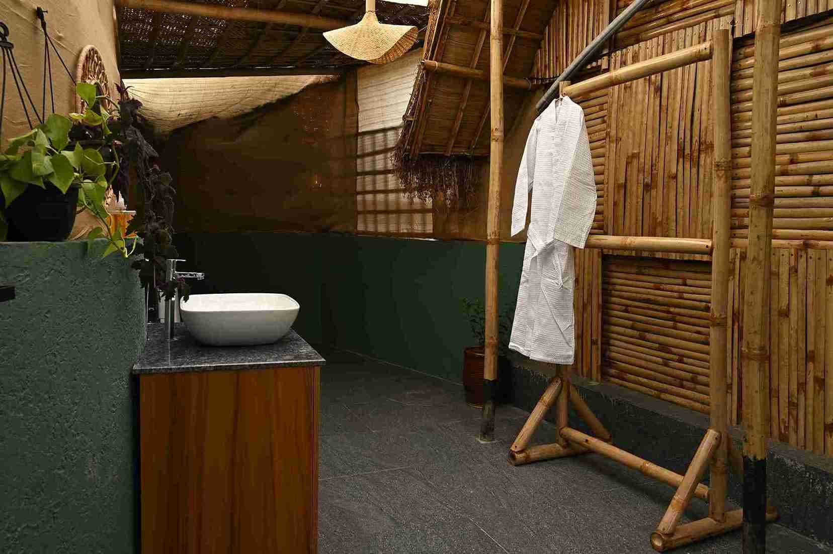 Bamboo bathroom suite